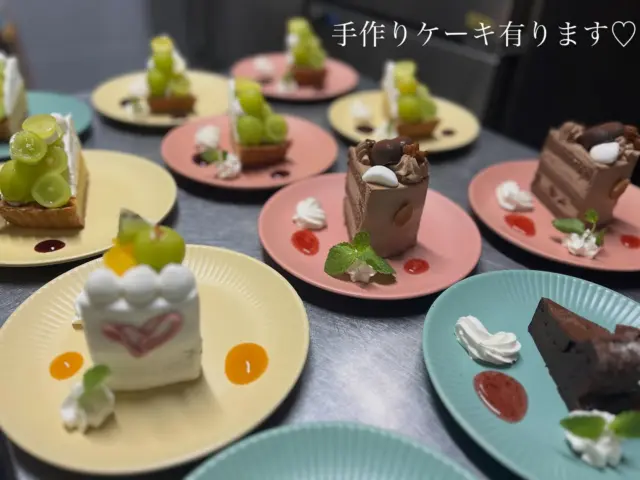 連日たくさんのお客様にご来店いただいております✨
ありがとうございます♡

お盆期間中のランチタイムはご予約を受け付けておらず、
ご来店順にご案内しております。

※ディナータイムはご予約可能。

どうぞよろしくお願いいたします。

本日も１１時Open✨✨
皆様のご来店をお待ちしております。

#小城
#小城ランチ
#小城ディナー
#鉄板定食
#丼
#ケーキ
#プリン
#ハングリーボウル2nd