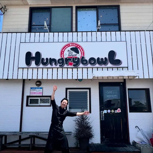 こんにちは！！
最近筋トレ頑張って痩せてきた店長です🙌

今日も朝からオードブルを作らせて頂きました🙇‍♂️
今日集まりがあるのかな？
皆さんの家のテーブルにうちのオードブルが並ぶのを想像すると嬉しくなりますね☺️
お盆期間のオードブルのご予約は終わっていますが
期間が明けたら通常通り注文可能です👌

Hungry bowLは今日も営業してます！！

 #どんぶり
 #カフェ
 #飯
 #唐揚げ