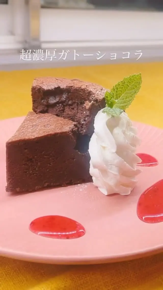 #ハングリーボウル 
#手作りケーキ
#プリン
#ガトーショコラ
#バスクチーズ

プリンやケーキ並べてます♡
ご来店の際は是非スイーツも🍮🍰