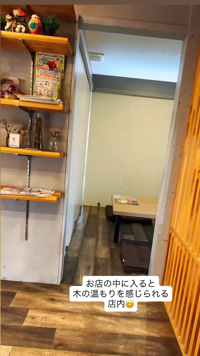 こんにちは😃
hungry bowl 2ndです♪

今日は生憎の雨☂️ですが、2ndは元気に営業します🙌
季節の変わり目で、朝晩肌寒くなってますが、そんな時は
ご飯いっぱい食べてください🍚

動画は店内のご紹介です♪
大小様々なお席があり、個室もありと色んな用途にご利用下さい😸

本日もご来店お待ちしてます🙏

-・-・-・-・-・-・-・-・-・-・-・-・-・
Hungry bowL 2nd
佐賀県小城市三日月町長神田1055-1
TEL☎️0952-37-7004
lunch 11:00〜15:30(lo15:00)
dinner 17:00〜21:30(lo21:00)

#佐賀カフェ
#佐賀ランチ
#佐賀ディナー
#佐賀グルメ
#小城ランチ
#小城ディナー
#小城グルメ
#小城カフェ
#お子様連れ
#食べスタグラム
#hungrybowl2nd 
#hungrybowl
#観光#旅行#日帰り
#ドライブ
#個室