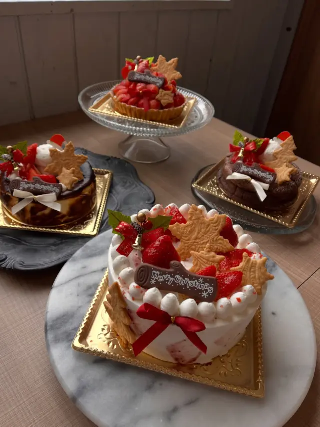 佐賀県小城市三日月町にある、
ハングリーボウル2ndです。

当店では今年も、
Xmasケーキ🎂🧁🍰
Xmasオードブル
Xmas唐揚げBOX
のご予約を受付中です🎄

ご予約は当店にお電話いただくか、InstagramDMからの
ご予約も受けております。

どうぞよろしくお願いいたします。

#ご予約受付中
#クリスマス
#クリスマスケーキ
#クリスマスオードブル
#唐揚げBOX