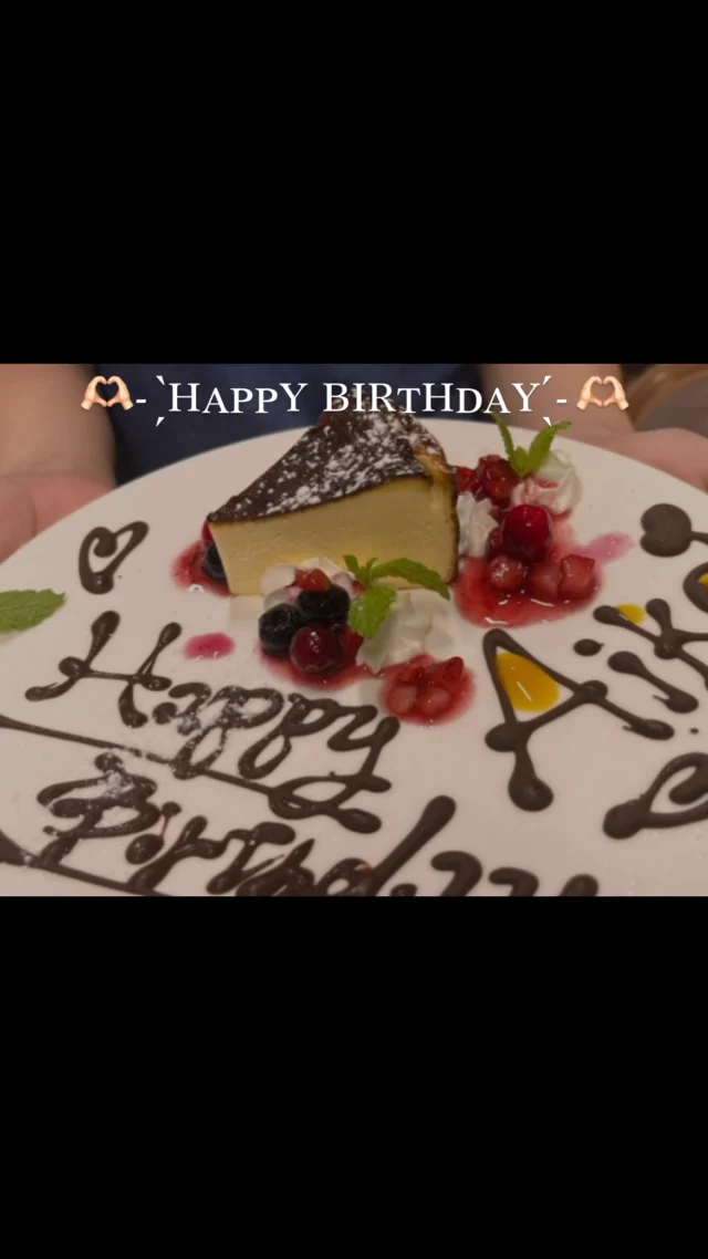 先日バースデープレートのご注文が急遽入ったので作成しました🎂
⁡
喜んで頂けて良かったです✨️
⁡
やっぱり人を笑顔にするこの仕事をやってきて本当に良かった、そう思わせて頂き本当にありがとうございます☺️
⁡
#ハングリーボウル #誕生日プレートも出来るんです #ホールケーキも早めに言って頂ければ対応できます #丼からケーキまで